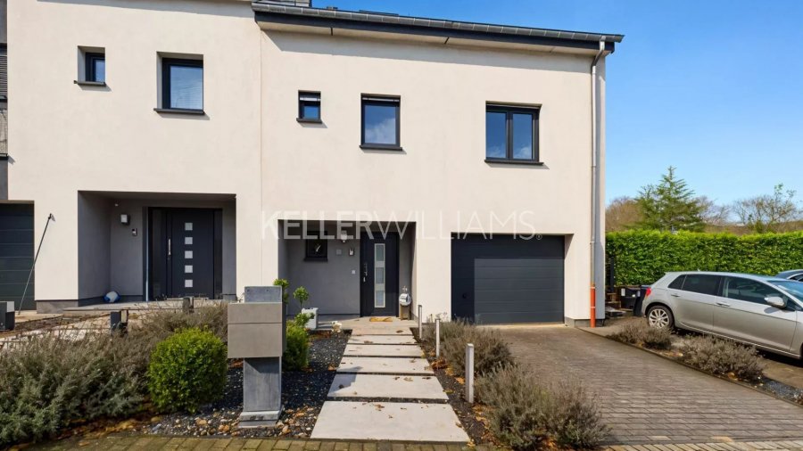 Façade et garage double