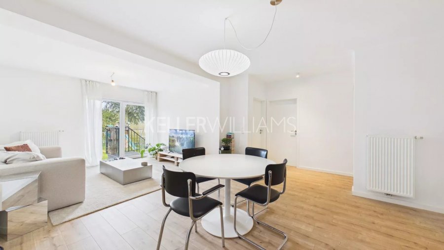 Appartement rénové à Merl, espace de vie